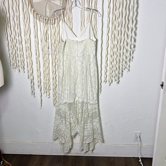 Shona Joy Cream Lace Handkerchief Hemline Midi Length Sleeveless Dress Size US8 - Picture 4 of 15